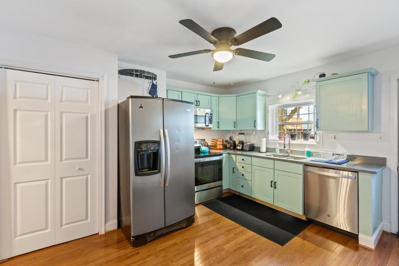 Pristine Townhouse With Rooftop Deck Near Canton! Baltimore Exteriör bild